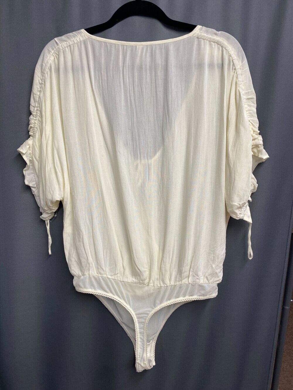 Free People Bodysuit Womens Medium Ivory Cleo Draped Split Neck Short Sleeve B55